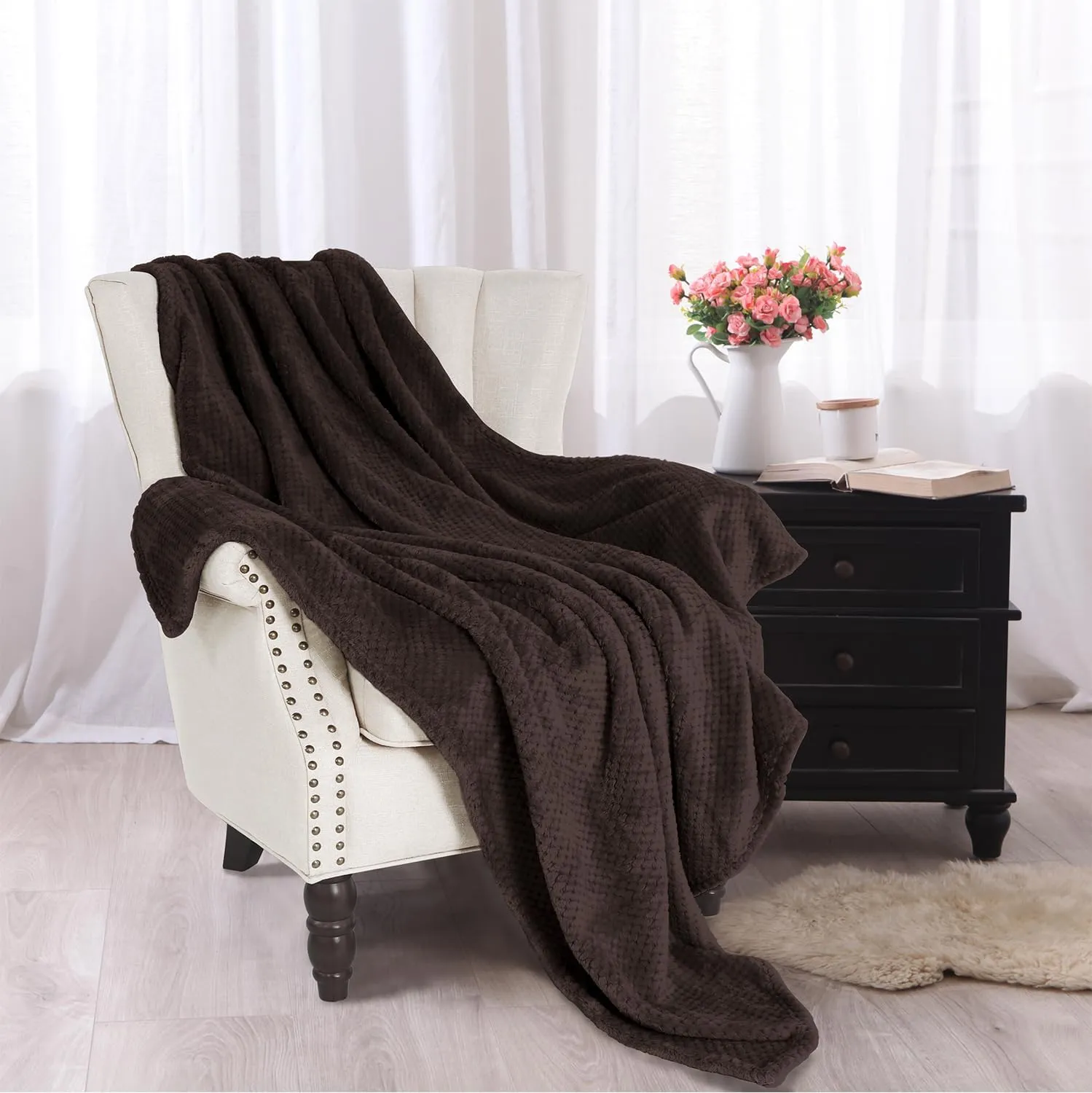Exclusivo Mezcla Fleece Throw Blanket Extra Large, Super Soft and Warm Blankets for Couch, Sofa and Bed Waffle Textured, Cozy, Fuzzy and Lightweight (Coffee, 50x70 Inches)