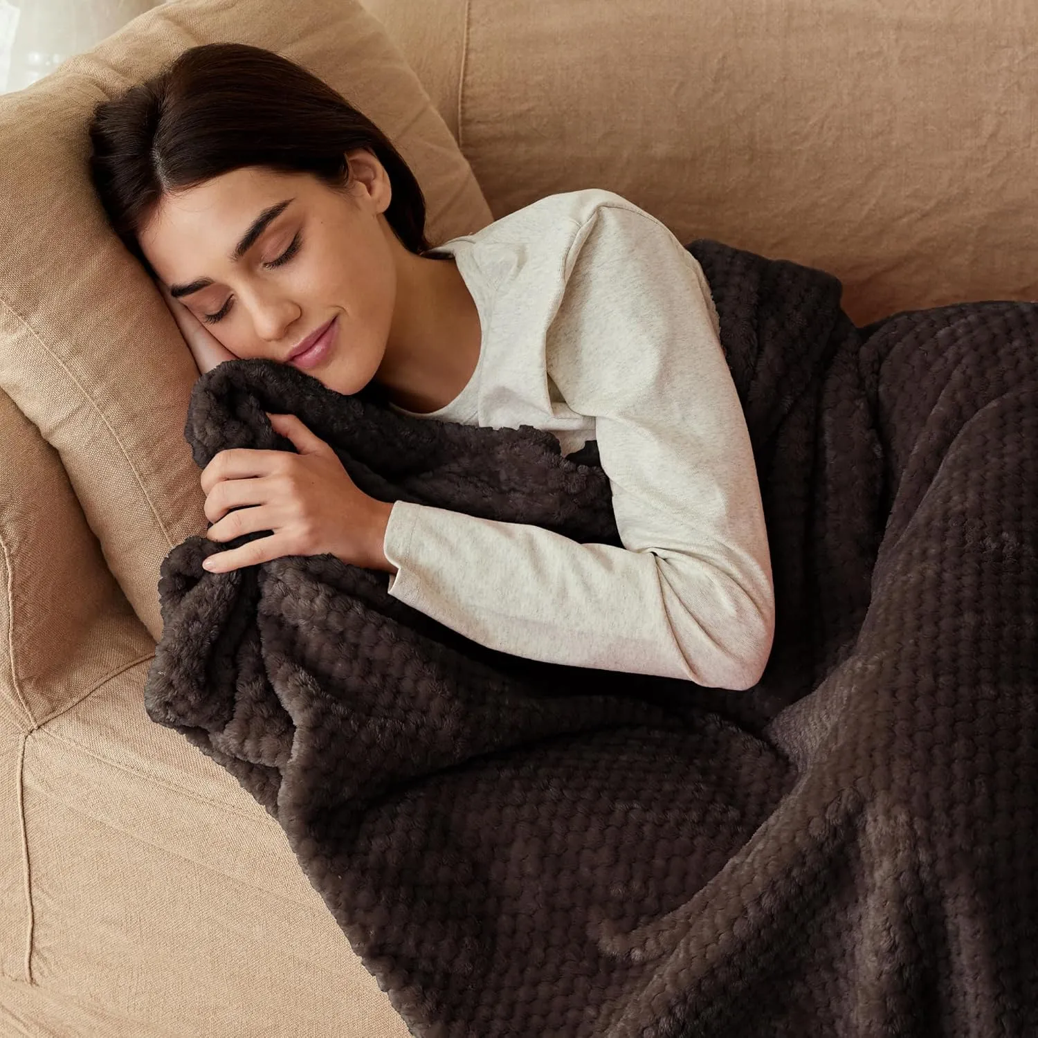 Exclusivo Mezcla Fleece Throw Blanket Extra Large, Super Soft and Warm Blankets for Couch, Sofa and Bed Waffle Textured, Cozy, Fuzzy and Lightweight (Coffee, 50x70 Inches)